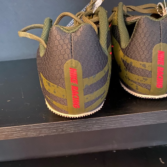 Men’s Nike Zoom Rival track shoes - Picture 2 of 9